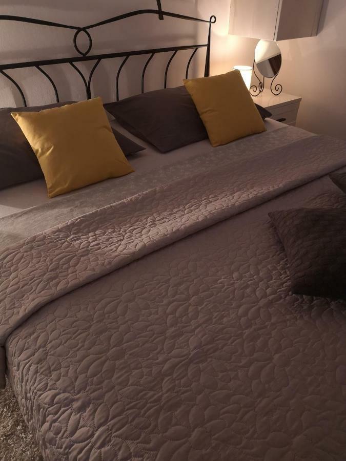 Apartman Mera Lägenhet Zadar Exteriör bild